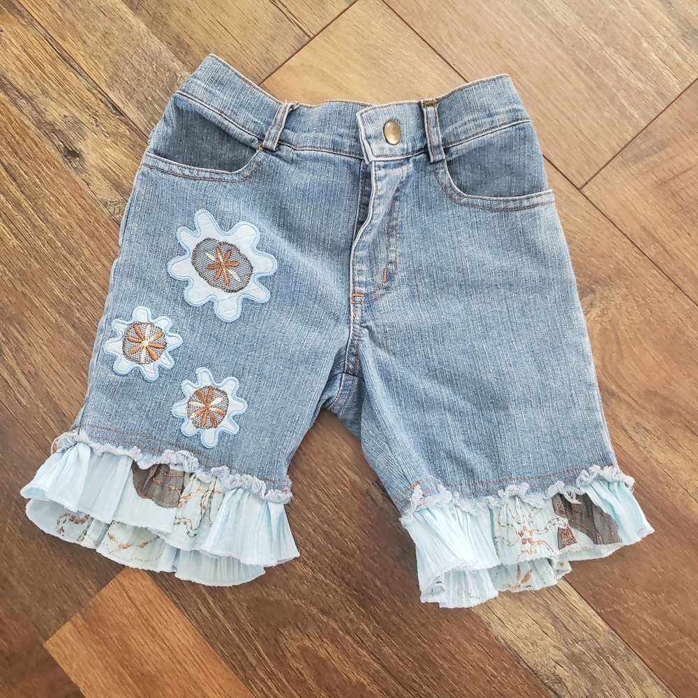 Chit chat 2T‎ ruffle bottom jeans